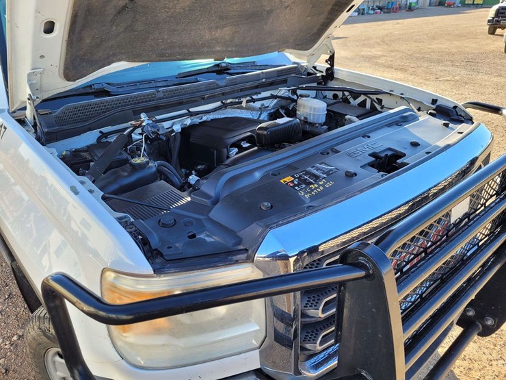 gmc-sierra-2500-image-16