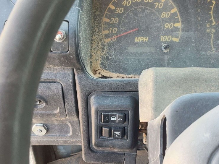 2006-chevrolet-w3500-image-32