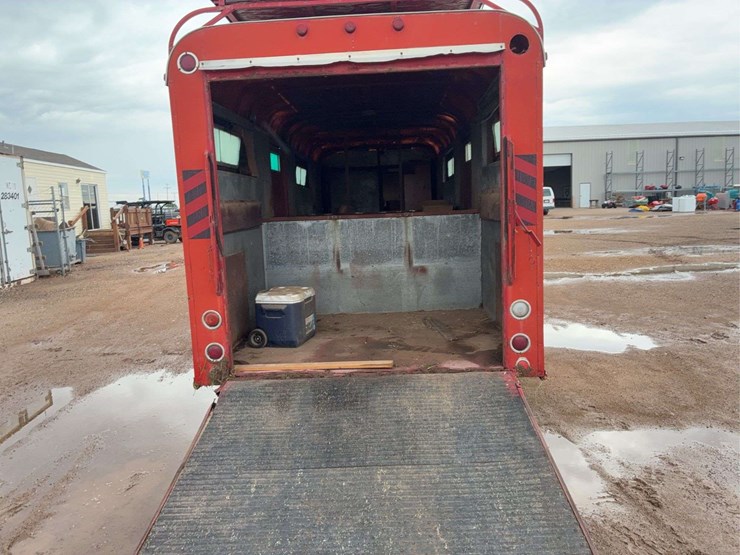 horse-transport-5th-wheel-livestock-trailer-image-48