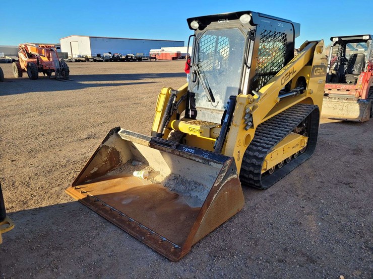gehl-rt215-image-1
