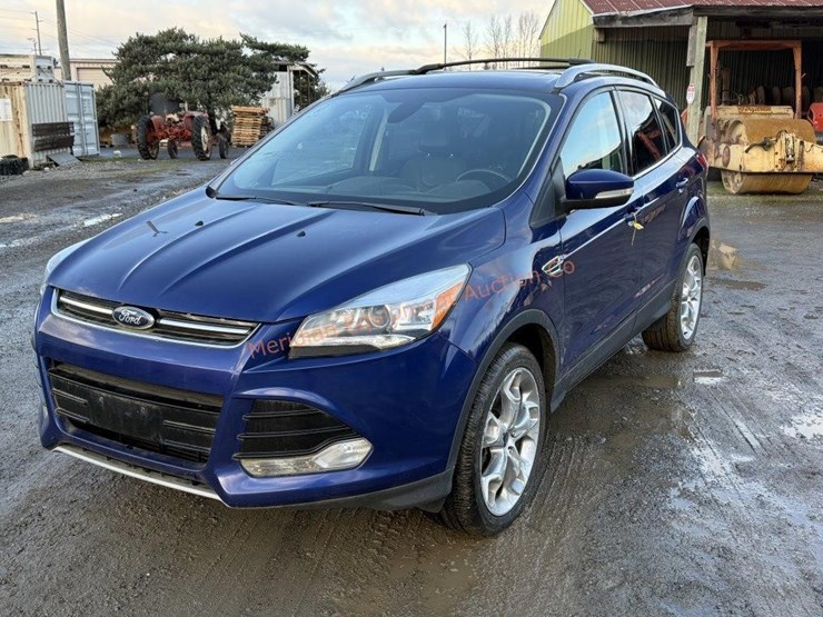 ford-escape-titanium-image-11