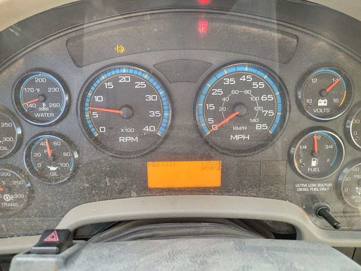 2009-international-harvester-sx525-truck-digger-derrick-truck-image-29