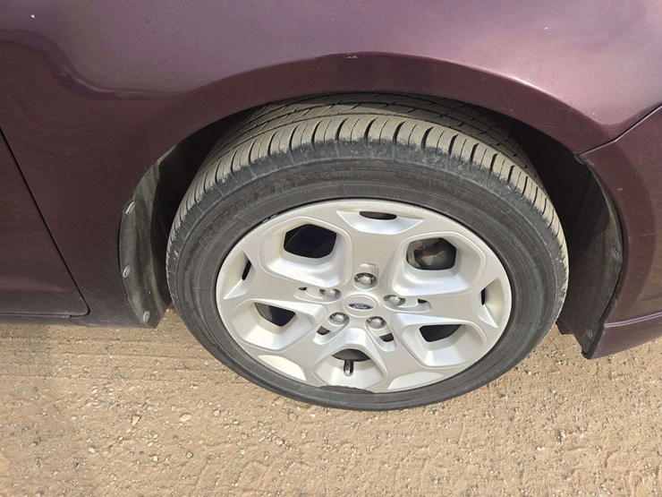 2011-ford-fusion-sedan-image-7