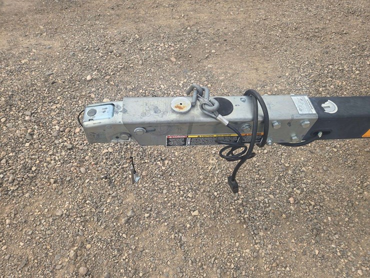 2017-lowe-ss210-pontoon-boat-image-6