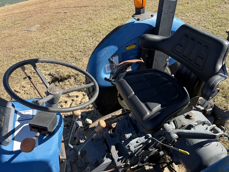 new-holland-3930-image-5