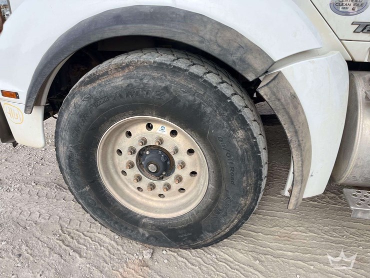 2015-kenworth-t880-image-34