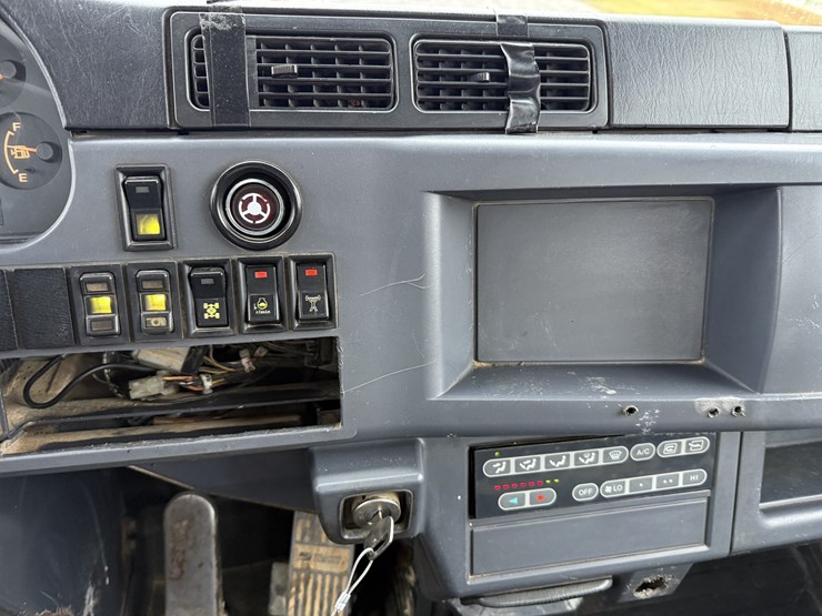 2004-komatsu-hm400-1-image-15