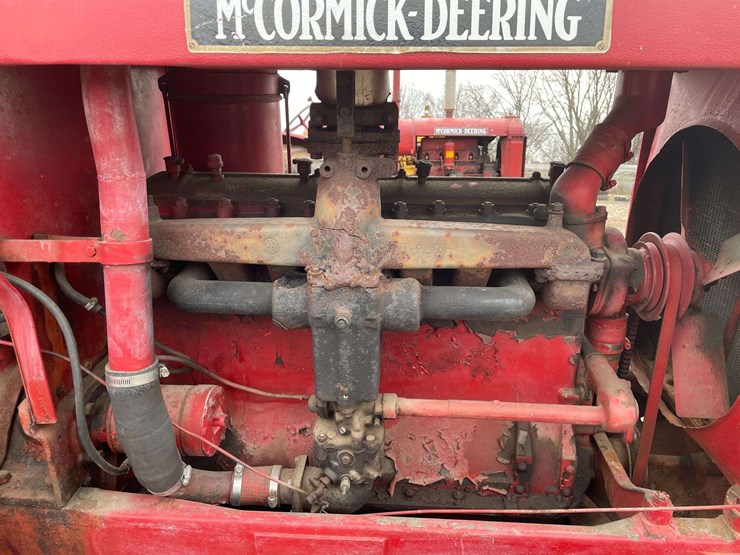 mccormick-deering-wk-40-wide-front-on-rubber-image-33