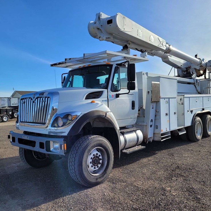 2013 International Harvester SX525 Truck Bucket Truck