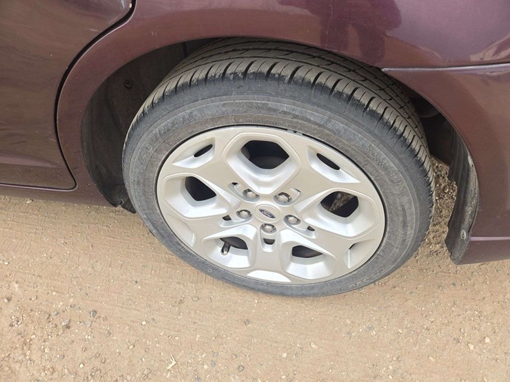 2011-ford-fusion-sedan-image-5