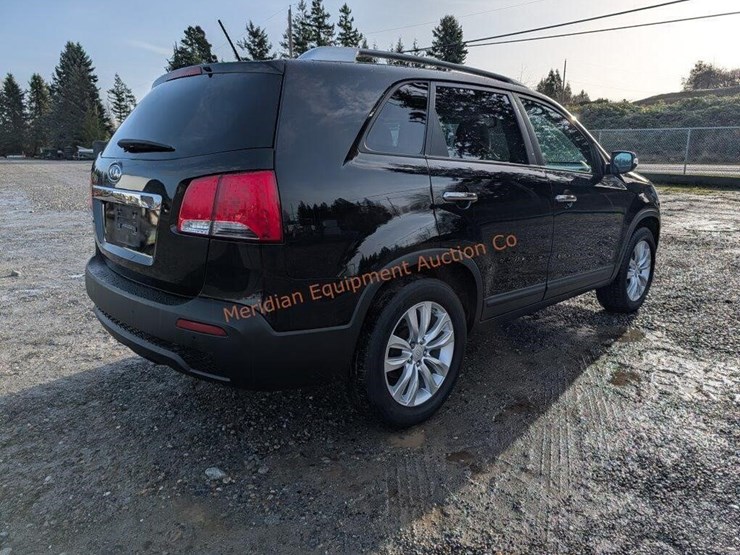 kia-sorento-lx-image-5