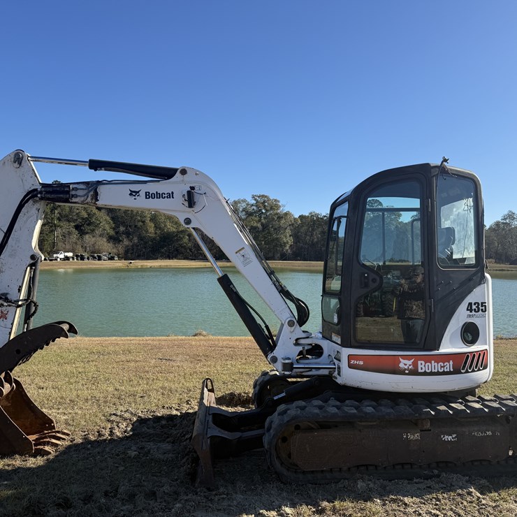 BOBCAT 435