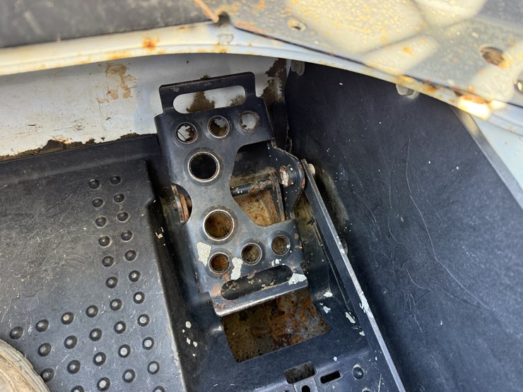 2014-bobcat-t650-image-13