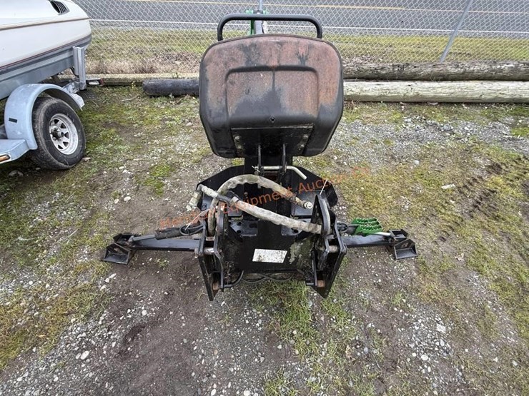 john-deere-447-image-12