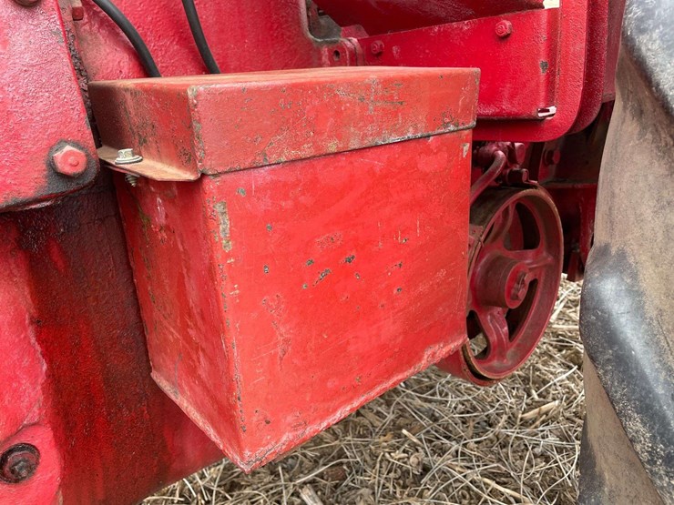 mccormick-deering-wk-40-wide-front-on-rubber-image-55