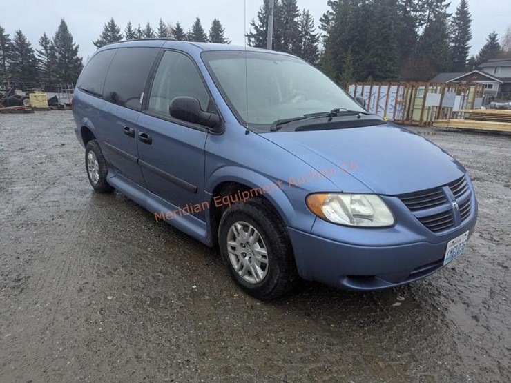 2007-dodge-grand-caravan-image-2