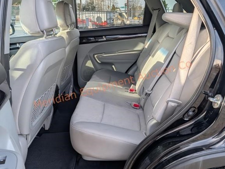 kia-sorento-lx-image-23