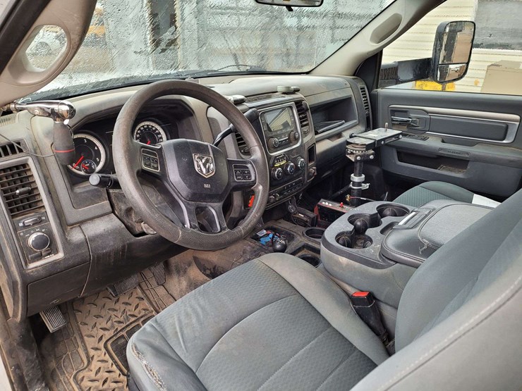 2014-ram-5500-chassis-regular-cab-2d-bucket-truck-image-11