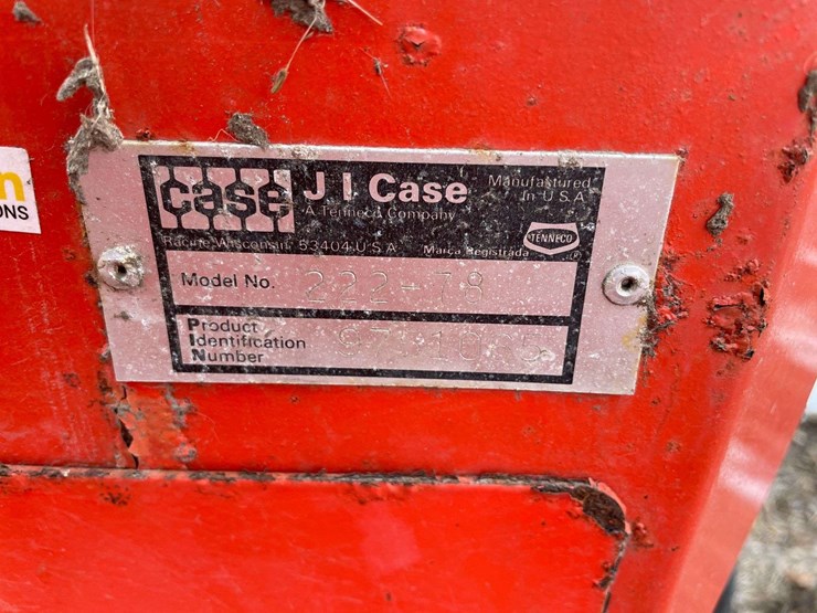 case-222-78-lawn-and-garden-tractor-w/-mower-deck-and-snow-blower-image-39