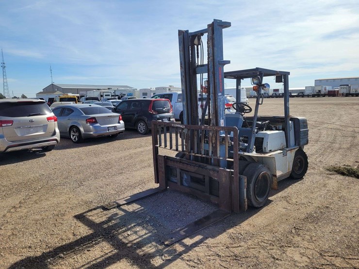 komatsu-forklift-image-1