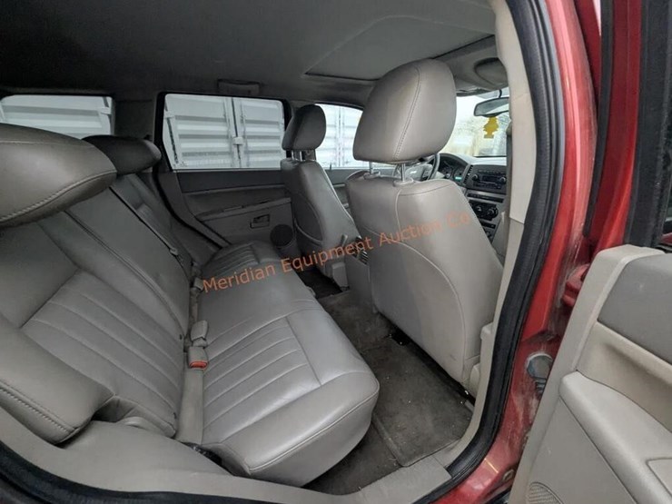 jeep-grand-cherokee-laredo-image-19