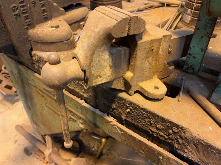 metal-working-table-image-16