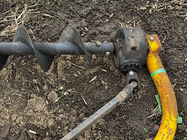 9"-pto-3-pt-post-hole-digger-image-8