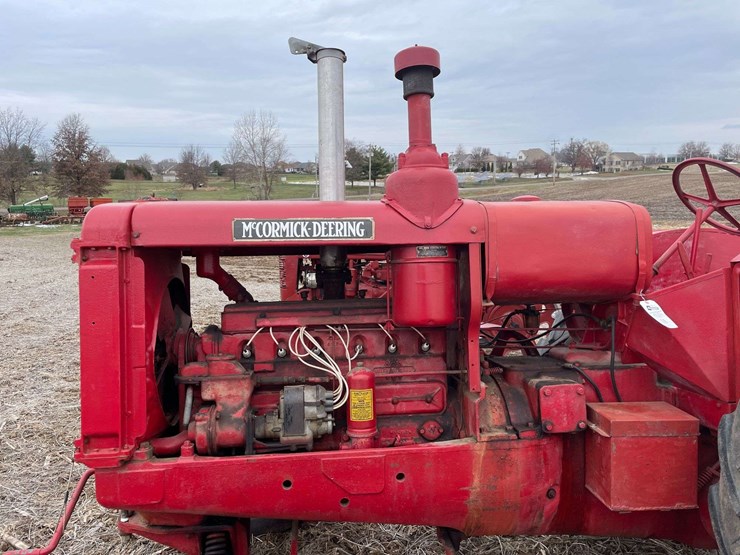 mccormick-deering-wk-40-wide-front-on-rubber-image-21