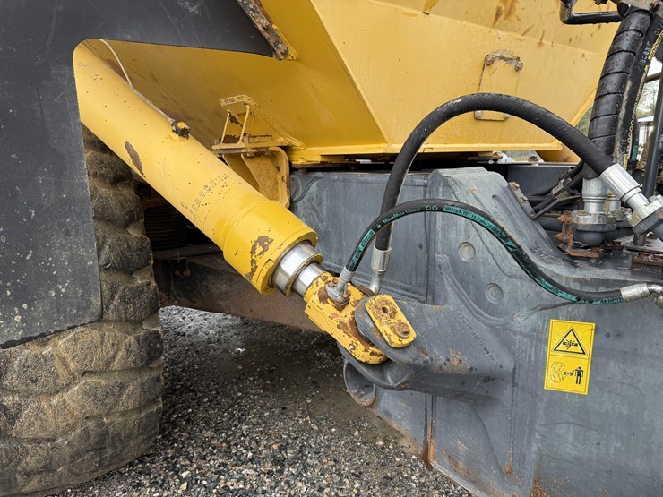 2004-komatsu-hm400-1-image-9