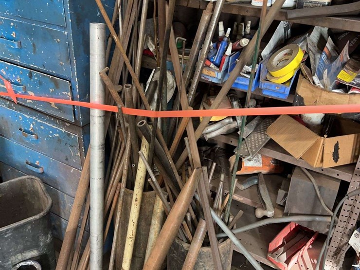 metal-shelving-and-tools-image-17