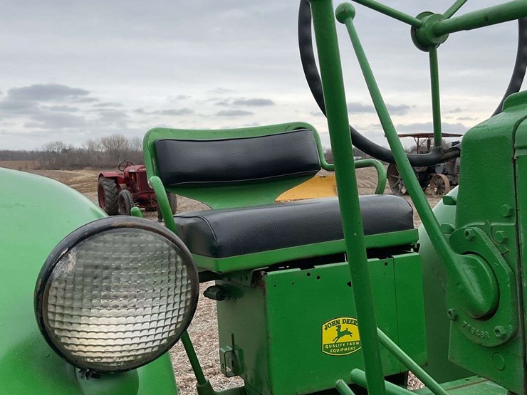 john-deere-70-image-14