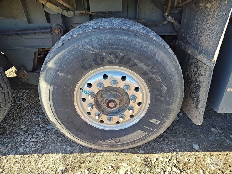 2014-grove-tms700e-image-60