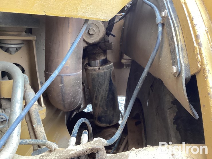 2017-caterpillar-745c-image-19