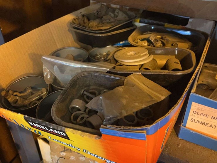 contents-of-shelves-image-18