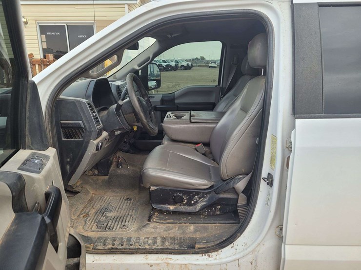 2018-ford-f350-image-9