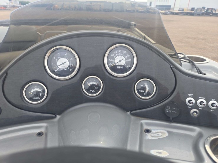 2017-lowe-ss210-pontoon-boat-image-20