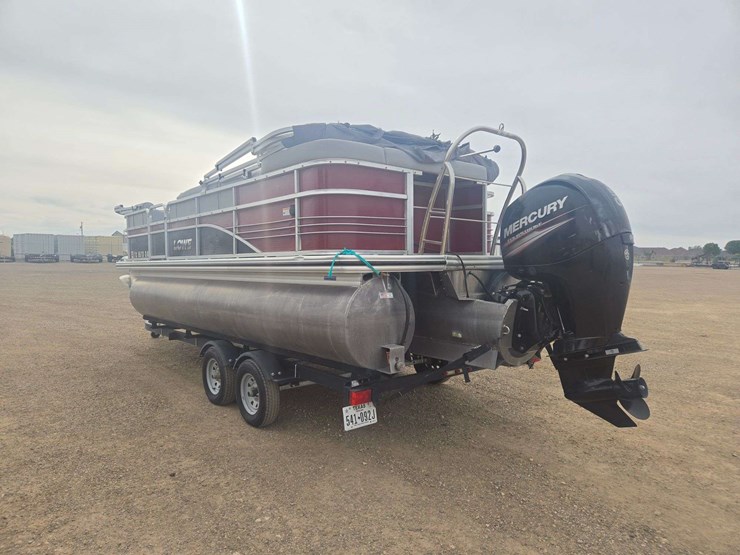 2017-lowe-ss210-pontoon-boat-image-4