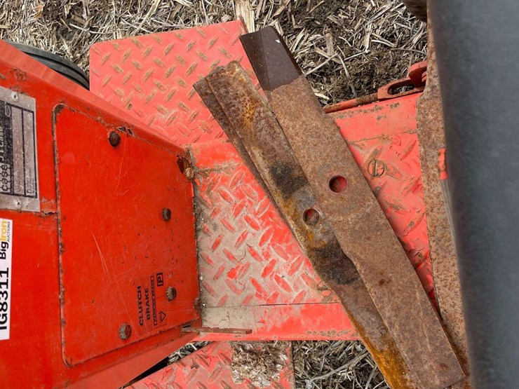 case-222-78-lawn-and-garden-tractor-w/-mower-deck-and-snow-blower-image-35