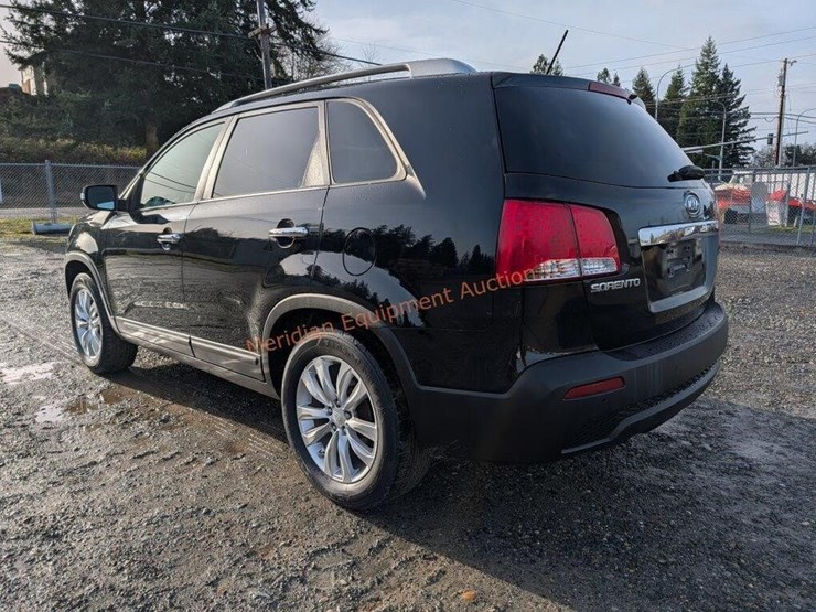 kia-sorento-lx-image-3