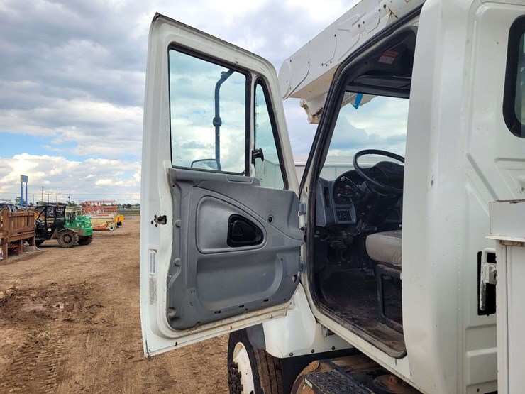 2004-international-7300-image-11