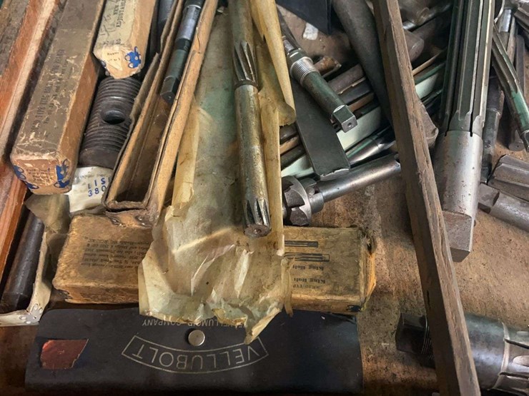 (2)-cabinets-with-contents-image-12