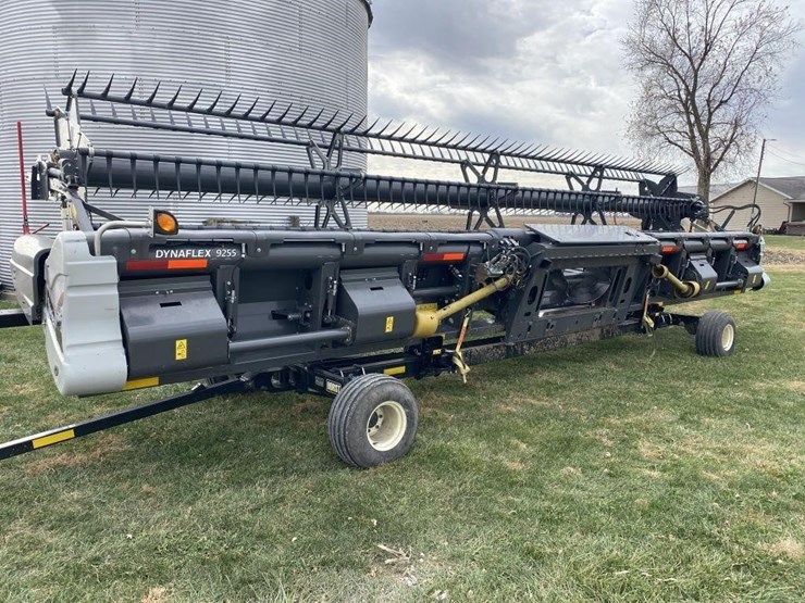 gleaner-30’-draper-head-image-4