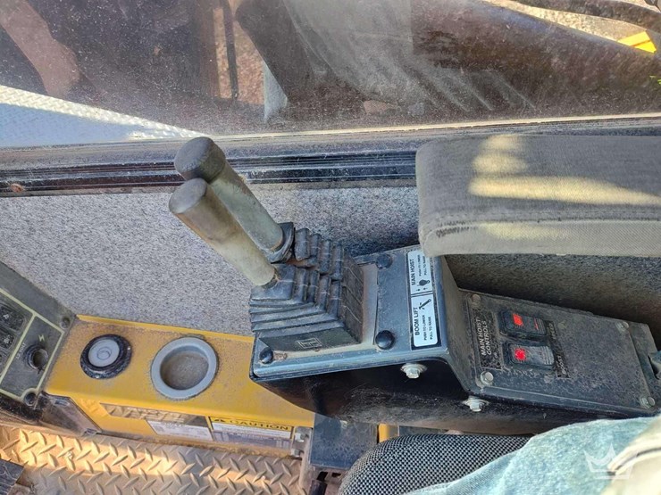 2014-grove-tms700e-image-45