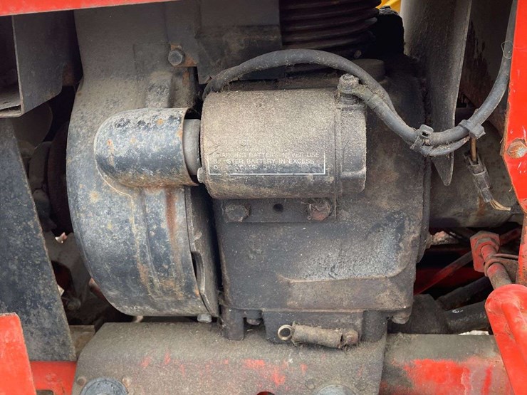 case-222-78-lawn-and-garden-tractor-w/-mower-deck-and-snow-blower-image-22