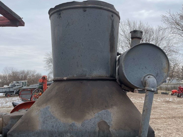 rumley-25-40-wide-front-on-steel-image-31