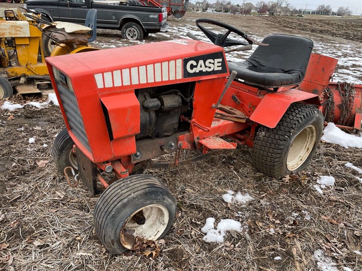 case-222-78-lawn-and-garden-tractor-w/-mower-deck-and-snow-blower-image-2