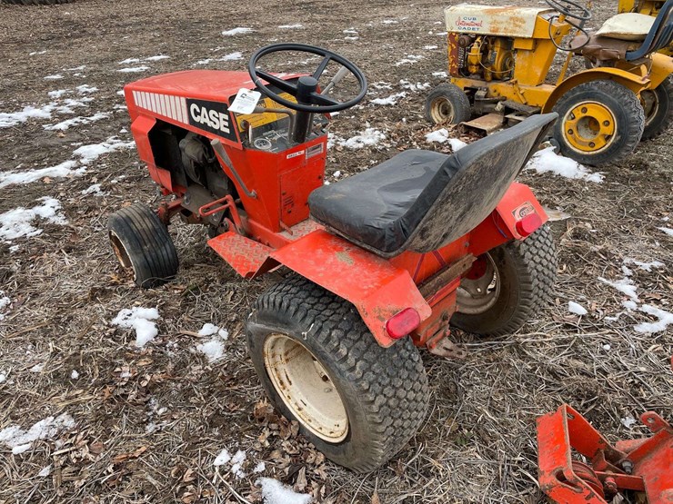 case-222-78-lawn-and-garden-tractor-w/-mower-deck-and-snow-blower-image-4