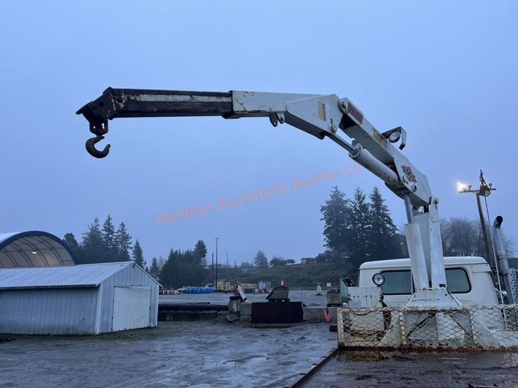 1988-international-s1700-image-37