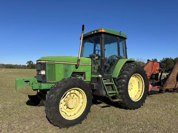 john-deere-7400-image-1