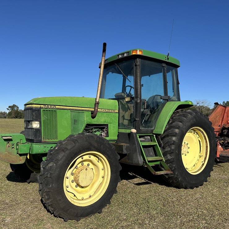 JOHN DEERE 7400